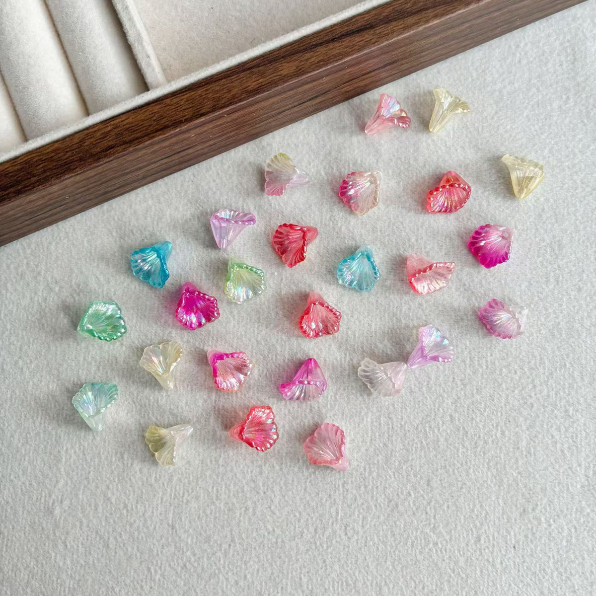 Trumpet Flower Acrylic Beads - Iridescent Gradient DIY Jewelry Making